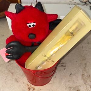 Nina Ricci L'Air du Temps with Red valentine Plush lovable